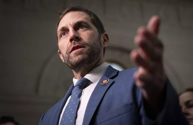 ട്രംപ് വിരുദ്ധ വീഡിയോ: എഫ്.ബി.ഐ. അന്വേഷണം നേരിടുന്നുവെന്ന് ഡെമോക്രാറ്റുകൾ