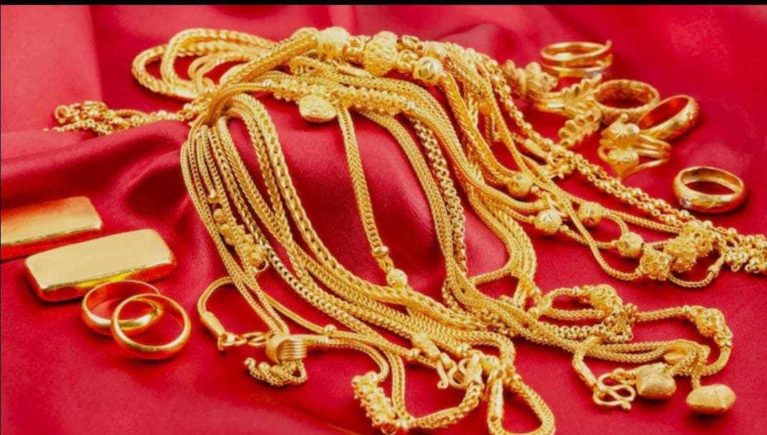  ചരിത്ര വിലയിൽ തുടർന്ന് സ്വർണം; വില ഒരു ലക്ഷത്തിന് മുകളിൽ തന്നെ, ഇന്നും നിരക്ക് വർദ്ധന