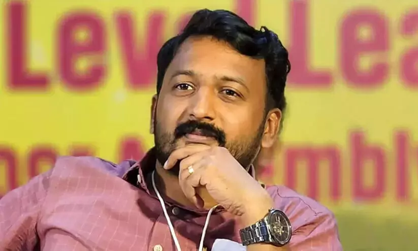 രാഹുൽ മാങ്കൂട്ടത്തിലിന് ആശ്വാസം; ആദ്യ ബലാത്സം​ഗക്കേസിലെ അറസ്റ്റിനുള്ള വിലക്ക് നീട്ടി ഹൈക്കോടതി