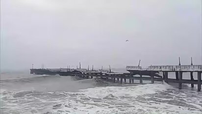 നാശം വിതച്ച് ഡിറ്റ് വാ; ശ്രീലങ്കയിൽ 334 മരണം, തമിഴ്നാട്ടിലും ആന്ധ്രയിലും ശക്തമായ മഴയ്ക്ക് സാധ്യത