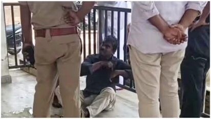 വെള്ളമടിച്ച് വണ്ടിയോടിച്ചതിന് 300 രൂപ പെറ്റിയടയ്ക്കാൻ കോടതിയിൽ; അടിച്ച് ഓഫായി വീണത് കോടതി വരാന്തയിൽ, പുതിയ കേസ്