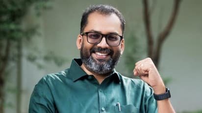 കൊട്ടിക്കലാശത്തിനിടെ അപകടം; കോൺഗ്രസ് നേതാവ് ജയന്തിൻ്റെ വാരിയെല്ലിനും ശ്വാസകോശത്തിനും പരിക്ക്; പ്രചാരണ വാഹനത്തിൽ നിന്ന് വീണ് അപകടം
