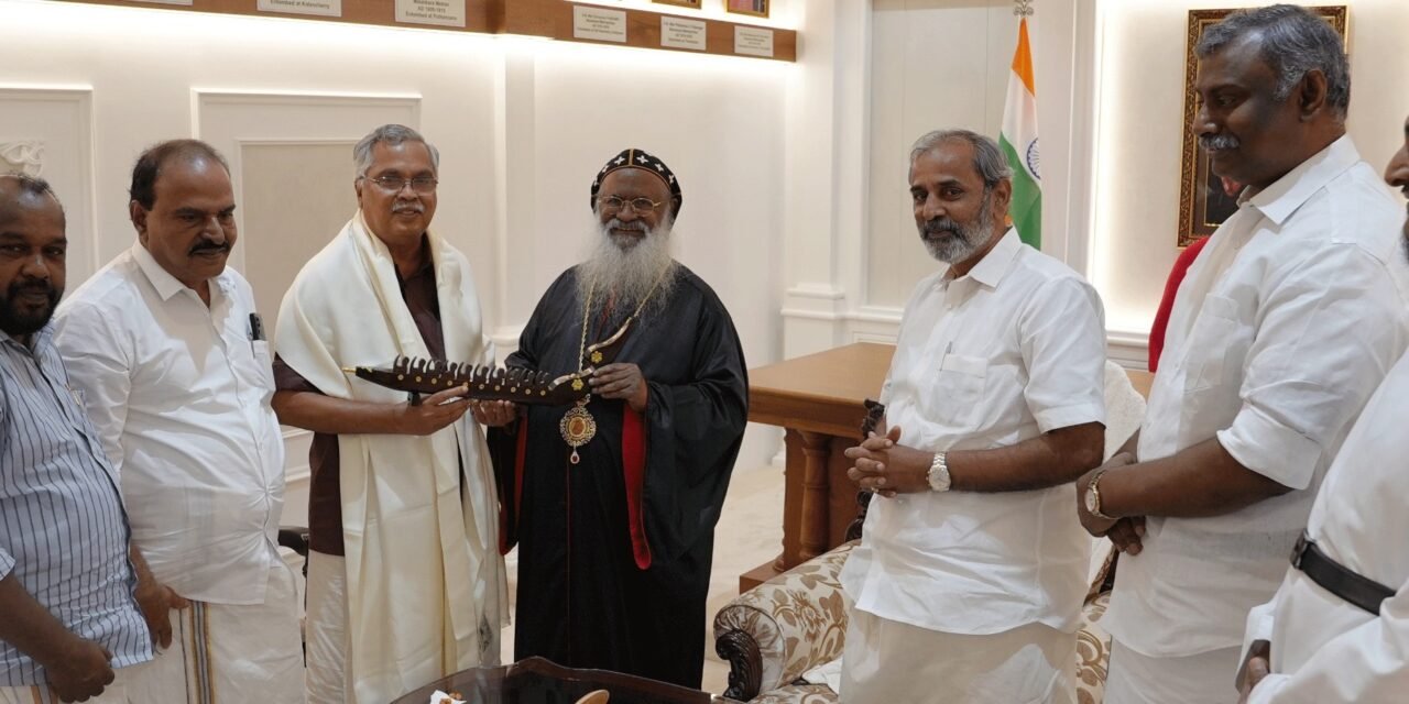 സി.പി.ഐ സംസ്ഥാന സെക്രട്ടറി ബിനോയ് വിശ്വം ഓർത്തഡോക്സ് സഭാധ്യക്ഷനെ സന്ദർശിച്ചു