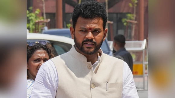 ഇൻഡിഗോ പ്രതിസന്ധി: ഡിജിസിഎയ്ക്ക് വീഴ്ച പറ്റിയോയെന്ന് പരിശോധിക്കും: വ്യോമയാനമന്ത്രി