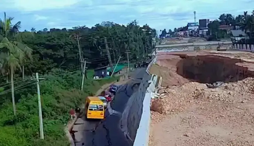 കൊല്ലത്ത് ദേശീയപാതയുടെ സംരക്ഷണ ഭിത്തി ഇടിഞ്ഞുതാണു; നിരവധി വാഹനങ്ങൾ കുടുങ്ങിക്കിടക്കുന്നു