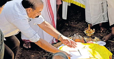 “ശ്രീനി പോയി, ഒരു സെക്കന്റ്‌ കഴിഞ്ഞ്‌ അച്ഛൻ ഫോൺ കട്ട്‌ ചെയ്തു”; കുറിപ്പുമായി അനൂപ് സത്യൻ