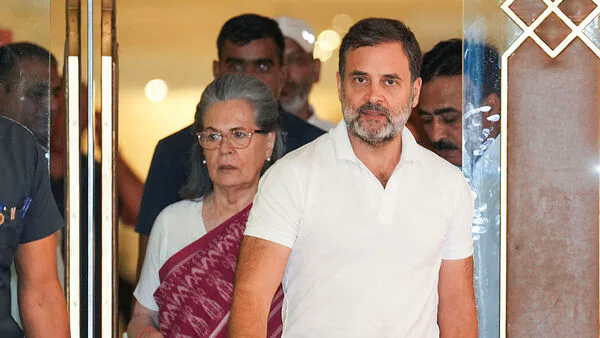 നാഷണൽ ഹെറാൾഡ് കേസിൽ സോണിയക്കും രാഹുലിനും ഹൈക്കോടതി നോട്ടീസ്