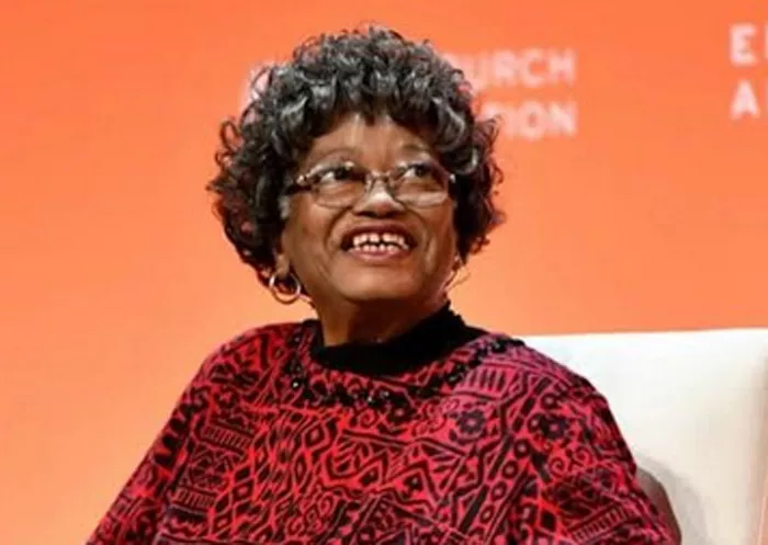 ക്ലോഡറ്റ് കോൾവിൻ അന്തരിച്ചു; ബസ്സിലെ വംശീയ വിവേചനത്തിനെതിരെ ആദ്യം ശബ്ദമുയർത്തിയ പൗരാവകാശ പോരാളി