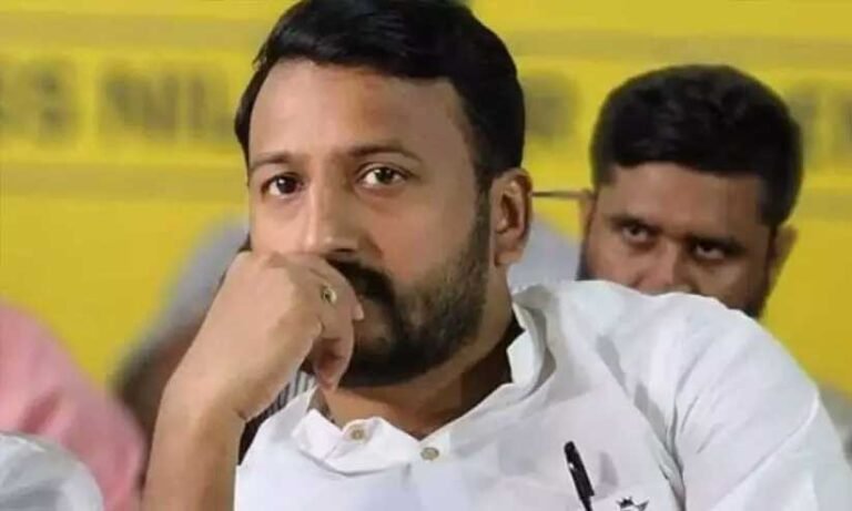 ബലാത്സംഗ കേസ്: രാഹുല്‍ മാങ്കൂട്ടത്തിലിന്റെ അറസ്റ്റ് വിലക്ക് നീട്ടി; കേസിൽ കക്ഷി ചേർന്ന് അതിജീവിത