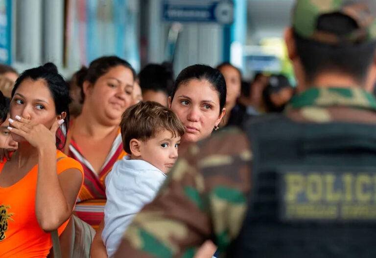 കുടിയേറ്റ നിയമങ്ങളിലെ 5 വലിയ മാറ്റങ്ങൾ അമേരിക്കൻ തൊഴിലാളികളുടെ താൽപ്പര്യങ്ങൾ സംരക്ഷിക്കുന്നതിനും സുരക്ഷ വർദ്ധിപ്പിക്കുന്നതിനുമാണെന്ന് ഭരണകൂടം