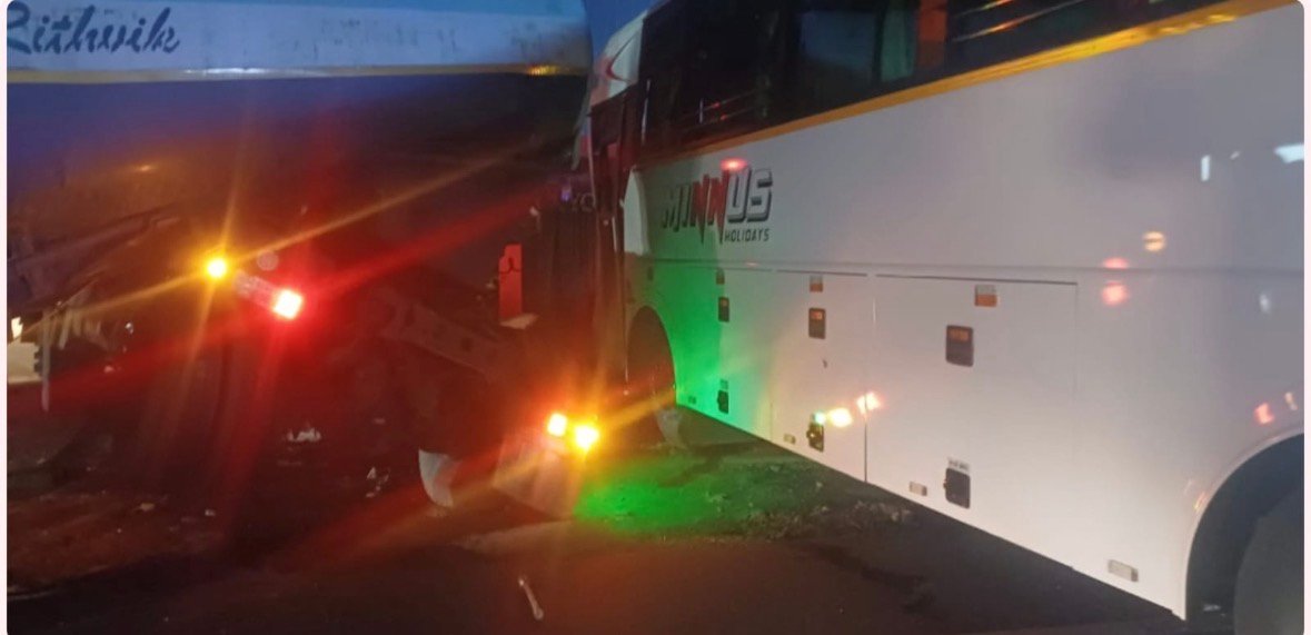 തിരുവല്ല മുത്തൂരിൽ ബസും ലോറിയും കൂട്ടിയിടിച്ച് അപകടം