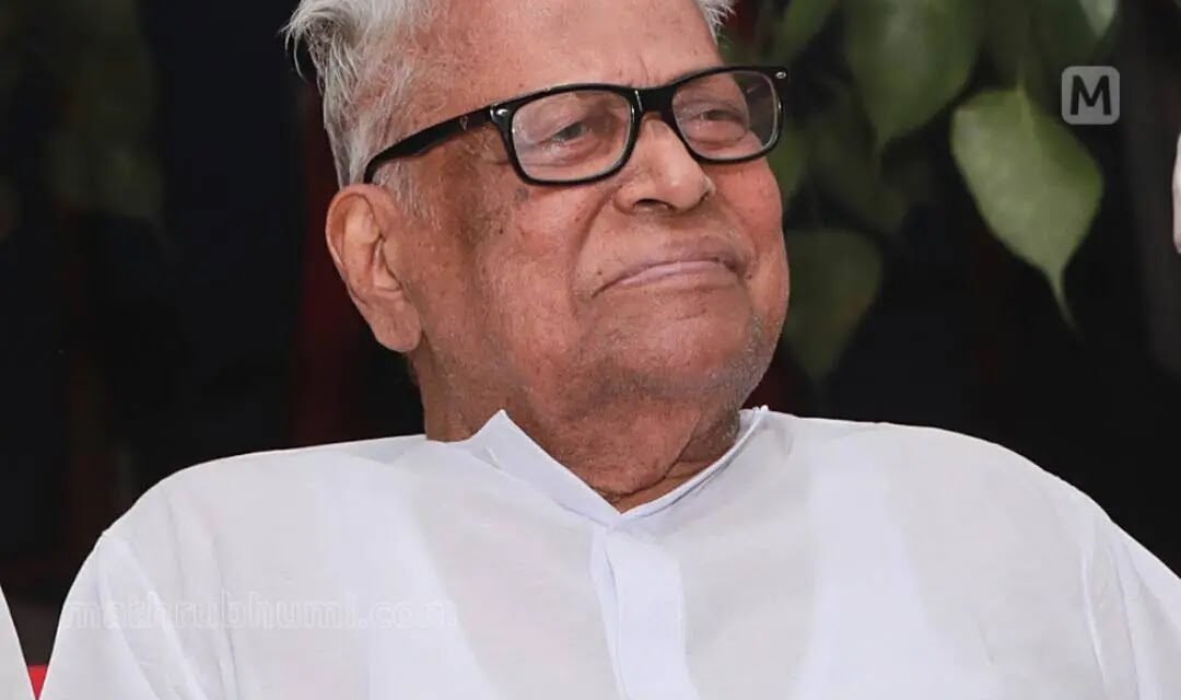 വിഎസിന്‍റെ പത്മവിഭൂഷൺ: നിലപാട് വ്യക്തമാക്കി മകൻ; ‘പുരസ്കാരം സ്വീകരിക്കുന്ന കാര്യം തീരുമാനിച്ചിട്ടില്ല, പാർട്ടിയുമായി ആലോചിച്ച് തീരുമാനിക്കും’