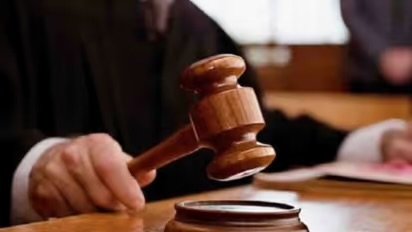 മിഠായി നൽകാമെന്ന് പറഞ്ഞ് 12വയസുകാരിയെ പീഡിപ്പിച്ചു, 56കാരന് 43 വർഷം കഠിന തടവും പിഴയും ശിക്ഷ