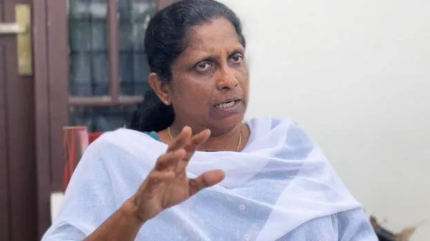 ‘അസുഖമായിട്ടോ ജില്ലയ്ക്ക് പുറത്ത് വർക്ക് വന്നിട്ടോ ചെന്നില്ലെന്നൊഴിച്ചാൽ എല്ലാ ദിവസവും കോടതിയിൽ ഉണ്ടായിരുന്നു’: ഫേസ്ബുക്ക് പോസ്റ്റുമായി അഡ്വ. ടി ബി മിനി