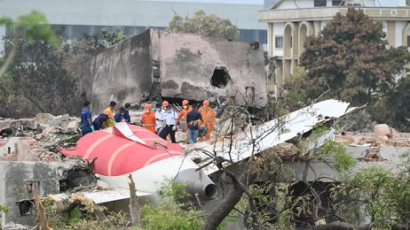 അഹമ്മദാബാദ് വിമാനാപകടം: അന്വേഷണ ഏജൻസിക്ക് വക്കീൽ നോട്ടീസ് അയച്ച് പൈലറ്റുമാരുടെ സംഘടന