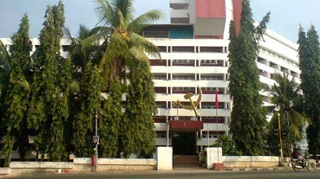 ‘കേരള സര്‍വകലാശായുടെ ഭൂമി കയ്യേറി’; പഴയ എകെജി സെന്റര്‍ ഒഴിപ്പിക്കണം: ഹൈക്കോടതിയില്‍ ഹര്‍ജി