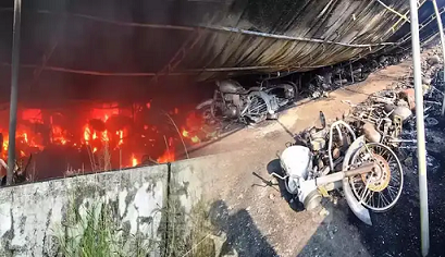 തൃശൂർ റെയിൽവേ പാർക്കിങ് കേന്ദ്രത്തിൽ വൻ തീപിടിത്തം: 270 ബൈക്കുകൾ കത്തി