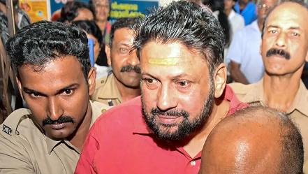 ശബരിമല സ്വർണക്കൊള്ള: തന്ത്രി കണ്ഠര് രാജീവരെ കസ്റ്റഡിയിൽ വാങ്ങി എസ്ഐടി