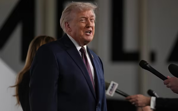 നികുതി വിവരങ്ങൾ ചോർത്തി:  ഐആർഎസിനും യുഎസ് ട്രഷറിക്കുമെതിരെ ട്രംപും മക്കളും കോടതിയിൽ