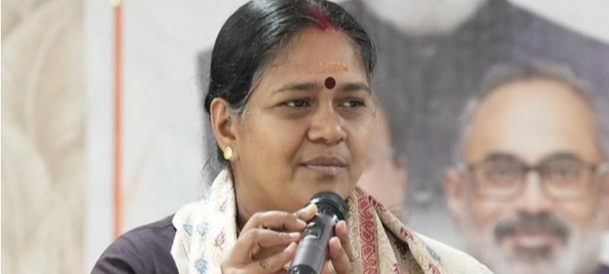 മ​ദ്യ​പി​ക്കാ​നാ​ണോ കേ​ര​ള​ത്തി​ലേ​ക്ക് ടൂ​റി​സ്റ്റു​ക​ൾ വ​രു​ന്ന​ത്: ശോ​ഭ സു​രേ​ന്ദ്ര​ൻ