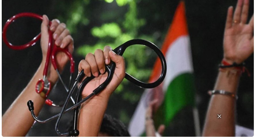 കേ​ര​ള​ത്തി​ൽ സ​ർ​ക്കാ​ർ ഡോ​ക്ട​ർ​മാ​രു​ടെ സ​മ​രം തു​ട​രു​ന്നു; ആ​ശു​പ​ത്രി സേ​വ​ന​ങ്ങ​ൾ അ​വ​താ​ള​ത്തി​ൽ