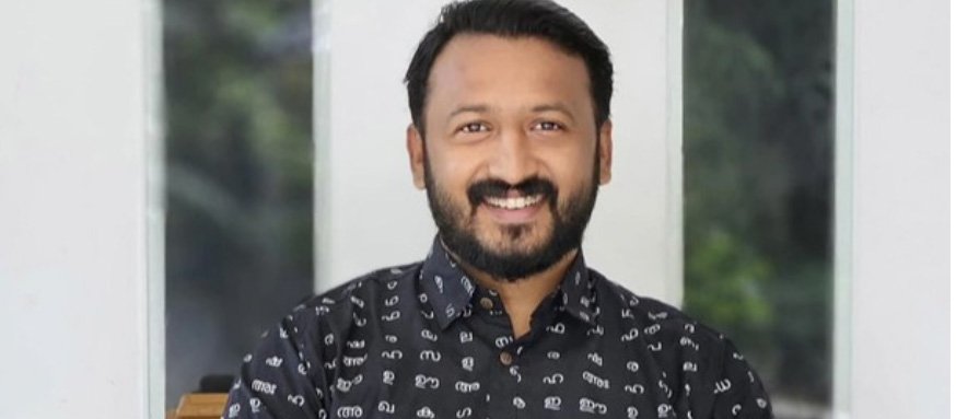 രാ​ഹു​ലി​നെ​തി​രാ​യ ര​ണ്ടാം ബ​ലാ​ത്സം​ഗ​ക്കേ​സ്: കോ​ട​തി​യി​ൽ മൊ​ഴി ന​ൽ​കി പ​രാ​തി​ക്കാ​രി