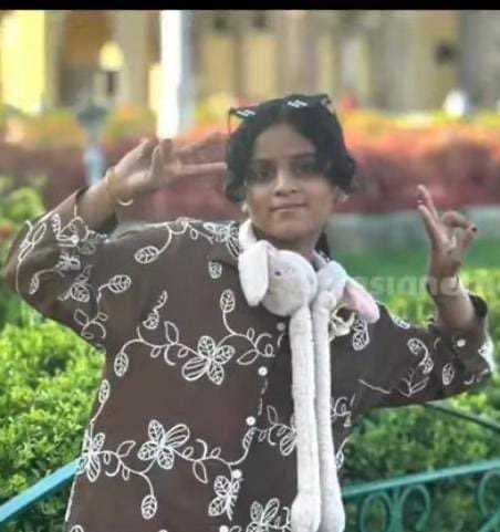 കോഴിക്കോട് കൊടുവള്ളി കച്ചേരിമുക്കിൽ വൈദ്യുതി കമ്പിയിൽ നിന്ന് ഷോക്കേറ്റ് 12 കാരി മരിച്ചു