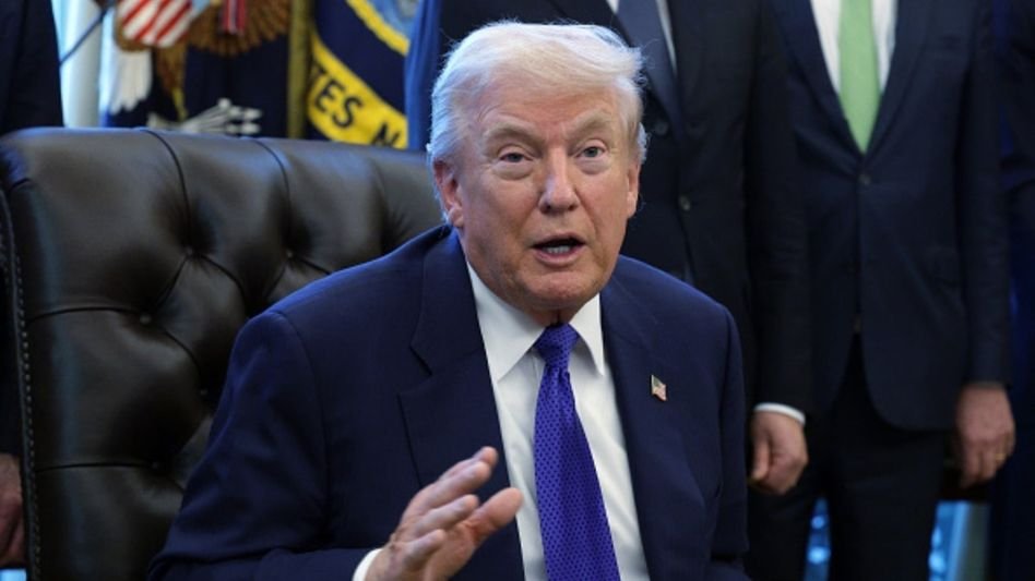 പ്രസിഡന്റിന് അധികാരമില്ല, ട്രമ്പിന് കനത്ത തിരിച്ചടി; ഇന്ത്യയടക്കമുള്ള രാജ്യങ്ങൾക്ക് തീരുവ വർധിപ്പിച്ച നടപടി സുപ്രീം കോടതി റദ്ദാക്കി