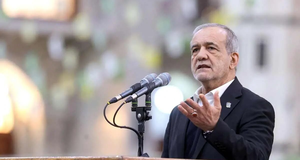 യുഎസുമായി യുദ്ധം ആഗ്രഹിക്കുന്നില്ലെന്ന് ഇറാൻ പ്രസിഡന്റ്; വലിയ കപ്പൽവ്യൂഹം അവിടെയുണ്ടെന്ന് ട്രംപ്