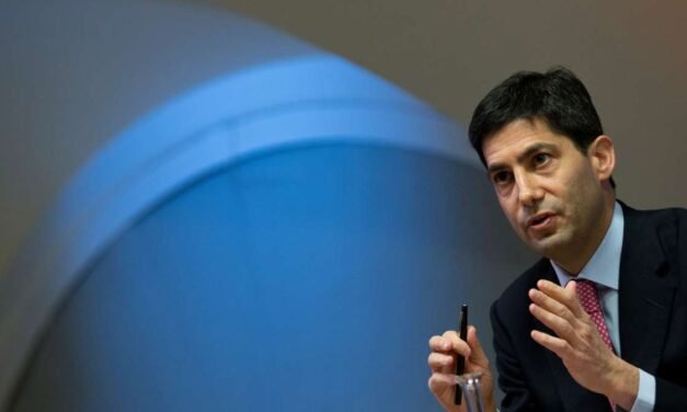 സ്വര്‍ണത്തെ വലിച്ചു താഴെ ഇറക്കിയ ഒറ്റയാന്‍; ആരാണ് കെവിന്‍ വാർഷ്; സ്വര്‍ണത്തിന്‍റെ അന്തകനോ?