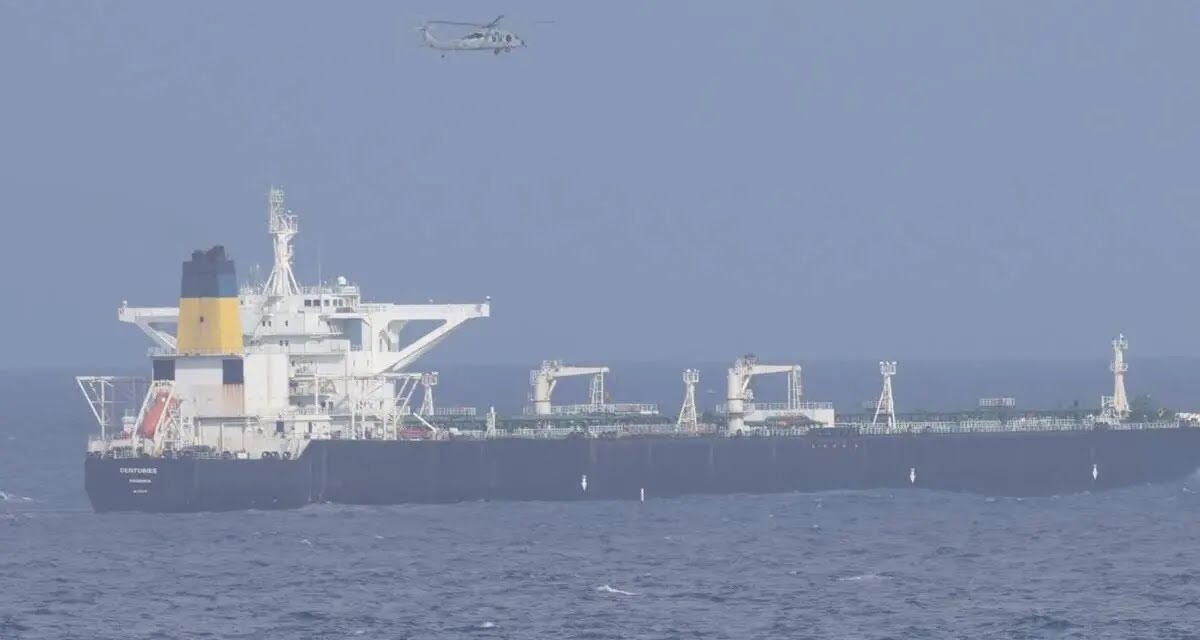 യു.എസ്. ഉപരോധം ലംഘിച്ച മൂന്ന് എണ്ണക്കപ്പലുകൾ മുംബൈ തീരത്ത് പിടിയിൽ, കപ്പലുകൾക്ക് ഇറാൻ ബന്ധം