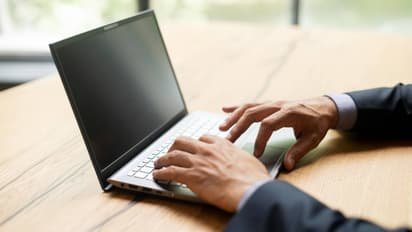 അമേരിക്കയിൽ സുഹൃത്തിന് വ്യാജ ജോലി, 11 കോടി തട്ടിയ ഇന്ത്യൻ വംശജൻ കുറ്റക്കാരൻ