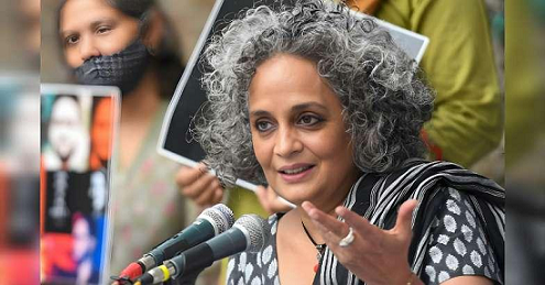 ഗാസ വിഷയത്തിൽ നിശബ്ദത; ബെർലിൻ ഫിലിം ഫെസ്റ്റിവലിൽ നിന്ന് അരുന്ധതി റോയ് പിന്മാറി