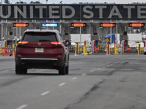 അമേരിക്കയിലേക്ക് പോകാൻ മടിച്ച് കാനഡക്കാർ; പത്തിൽ ആറുപേരും യാത്രകൾ ഒഴിവാക്കുന്നതായി റിപ്പോർട്ട്