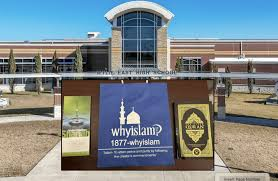 ടെക്‌സസിലെ സ്‌കൂളിൽ അനുമതിയില്ലാതെ ഖുറാൻ വിതരണം: പ്രതിഷേധം ശക്തം