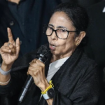 വക്കീല്‍ കുപ്പായമണിഞ്ഞ് സുപ്രീം കോടതിയിൽ എസ്‌ഐആറിനെ ചോദ്യം ചെയ്ത് മമതാ ബാനര്‍ജി