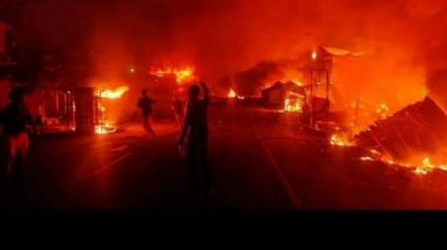 മണിപ്പൂർ സംഘർഷം രൂക്ഷം: വീടുകൾക്ക് തീയിട്ടു, പലായനം ചെയ്ത് ​ഗ്രാമവാസികൾ