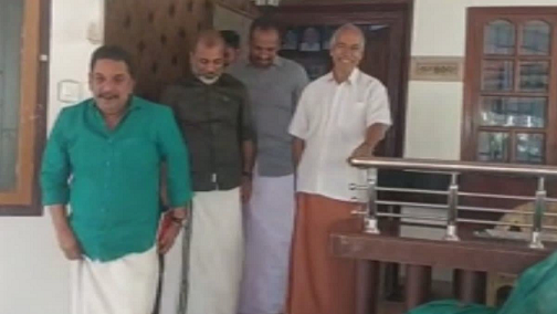 വി കുഞ്ഞികൃഷ്ണനെ സന്ദർശിച്ച് ഷിബു ബേബി ജോൺ