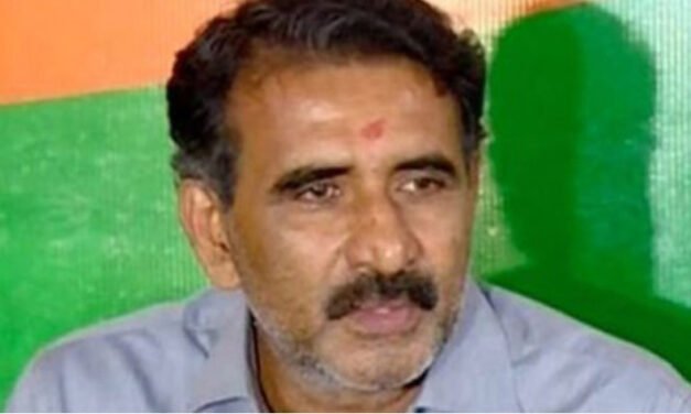 മു​സ്‌​ലിം ലീ​ഗ് മ​തേ​ത​ര​മാ​ണെ​ങ്കി​ൽ ഞാ​നും മ​തേ​ത​ര​വാ​ദി: ബി. ​ഗോ​പാ​ല​കൃ​ഷ്ണ​ൻ