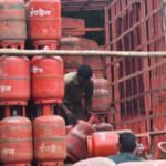 എ​ൽ​പി​ജി പ്ര​തി​സ​ന്ധി; ഗാ​ർ​ഹി​ക സി​ലി​ണ്ട​റു​ക​ളു​ടെ തൂ​ക്കം കു​റ​യ്‌​ക്കാ​ൻ ആ​ലോ​ച​ന