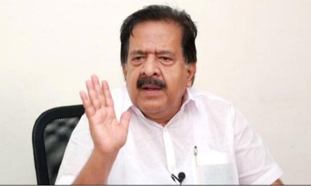 സീ​റ്റ് കി​ട്ടാ​ത്ത​വ​ർ പാ​ർ​ട്ടി വി​ട​രു​ത്; പോ​യാ​ൽ അ​നു​ഭ​വി​ക്കേ​ണ്ടി വ​രും: ര​മേ​ശ് ചെ​ന്നി​ത്ത​ല എം​എ​ൽ​എ