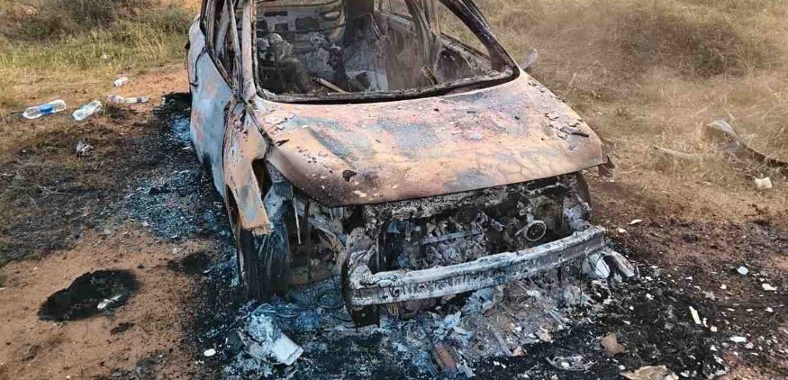 കാ​റി​നു​ള്ളി​ൽ നാ​ല് മൃ​ത​ദേ​ഹ​ങ്ങ​ൾ ക​ത്തി​ക്ക​രി​ഞ്ഞ നി​ല​യി​ൽ