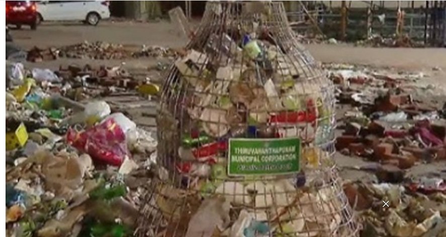 ആ​റ്റു​കാ​ൽ പൊ​ങ്കാ​ല; മാ​ലി​ന്യ നീ​ക്ക​ത്തി​ലെ വീ​ഴ്ച​യി​ൽ ഹെ​ൽ​ത്ത് ഇ​ന്‍​സ്പെ​ക്ട​ര്‍​മാ​രെ സ്ഥ​ലം​മാ​റ്റി