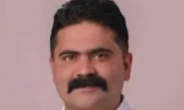 ജോ​ലി വാ​ഗ്ദാ​നം ചെ​യ്തു പീ​ഡി​പ്പി​ച്ചു; പാ​ല​ക്കാ​ട് ന​ഗ​ര​സ​ഭാ കൗ​ൺ​സി​ല​ർ​ക്കെ​തി​രെ പ​രാ​തി