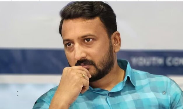 രാ​ഹു​ൽ മാ​ങ്കൂ​ട്ട​ത്തി​ലി​ന്‍റെ മൊ​ബൈ​ൽ പാ​സ്‌​കോ​ഡ്: മ​ജി​സ്‌​ട്രേ​റ്റ് കോ​ട​തി ഉ​ത്ത​ര​വ് ഹൈ​ക്കോ​ട​തി സ്റ്റേ ​ചെ​യ്തു