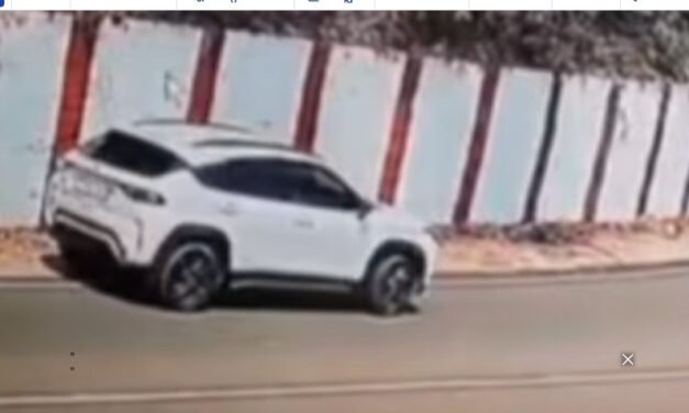 വ​ർ​ക്ക​ല​യി​ൽ യു​വ​തി​യെ കാ​റി​നു​ള്ളി​ൽ വ​ച്ച് കൊ​ല​പ്പെ​ടു​ത്താ​ൻ ശ്ര​മം; ഭ​ർ​ത്താ​വി​നെ​തി​രെ കേ​സെ​ടു​ത്ത് പോ​ലീ​സ്  