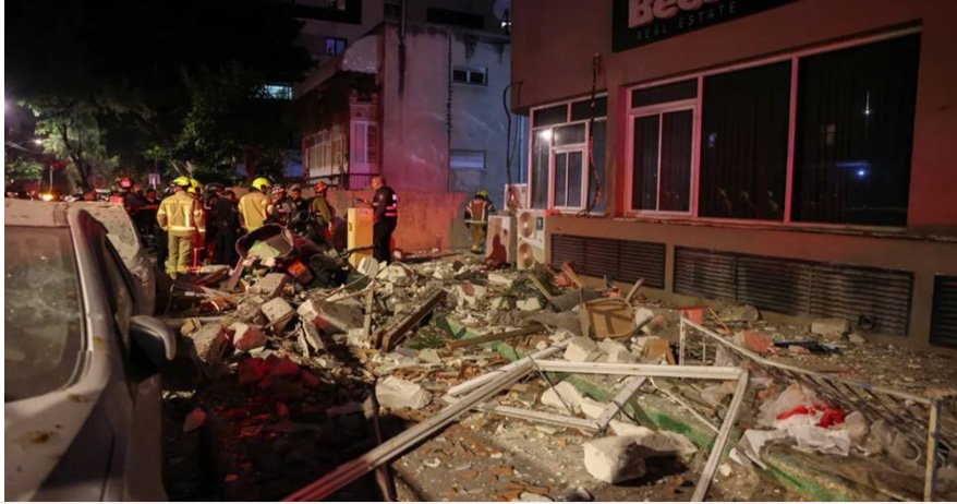 ഇ​റാ​ന്‍റെ മി​സൈ​ൽ ആ​ക്ര​മ​ണം: ടെ​ൽ അ​വീ​വി​ൽ ക​ന​ത്ത നാ​ശ​ന​ഷ്ട​ങ്ങ​ൾ, ജ​ന​ങ്ങ​ൾ ബ​ങ്ക​റു​ക​ളി​ൽ