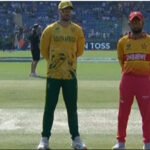 ടി20 ​ലോ​ക​ക​പ്പ്: ദ​ക്ഷി​ണാ​ഫ്രി​ക്ക​യ്ക്കെ​തി​രെ ടോ​സ് നേ​ടി സിം​ബാ​ബ്‌​വെ