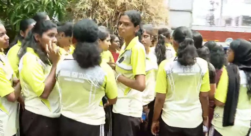 ‘ജാസ്‌ലിയയുടെ മരണം: പ്രതിയുടെ അറസ്റ്റ് വൈകുന്നു; പോലീസ് സ്‌റ്റേഷന് മുന്നില്‍ പ്രതിഷേധം