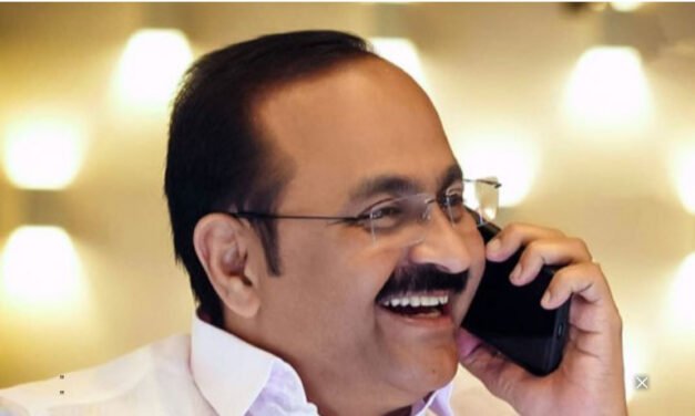 ആ പോസ്റ്റര്‍ സിപിഎമ്മുകാര്‍ കൊണ്ടുവച്ചതാകും, കെ. സുധാകരന്‍ പറവൂരിലാണ് സീറ്റ് ചോദിച്ചതെങ്കില്‍ മാറികൊടുക്കാം: വി.ഡി. സതീശന്‍